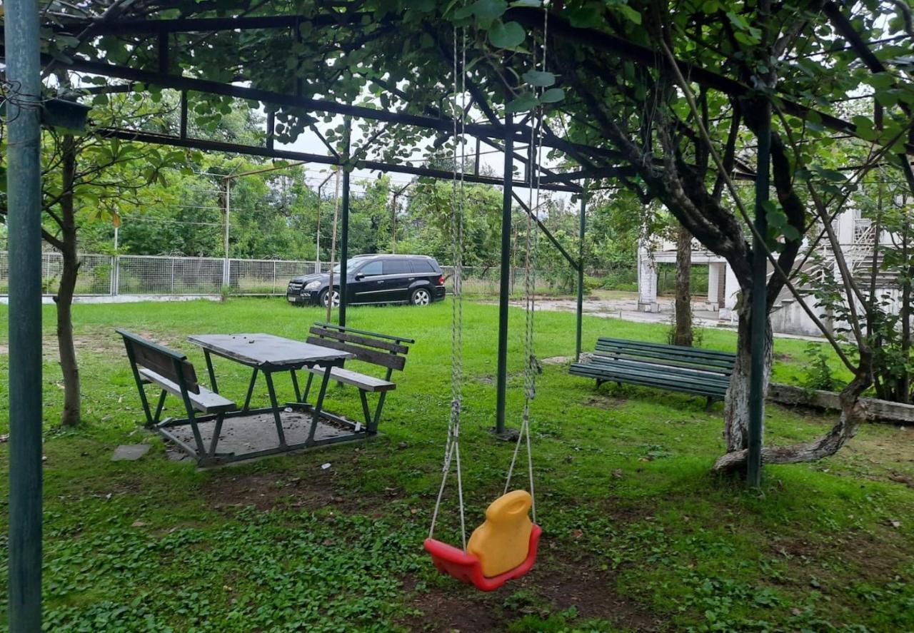 Kobuleti 4-Bedroom Apartment Exteriör bild